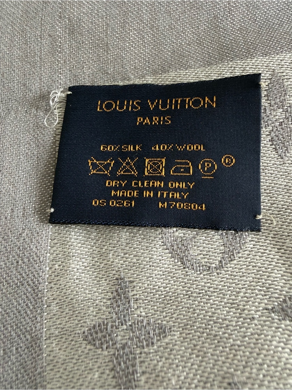 Louis Vuitton stole
